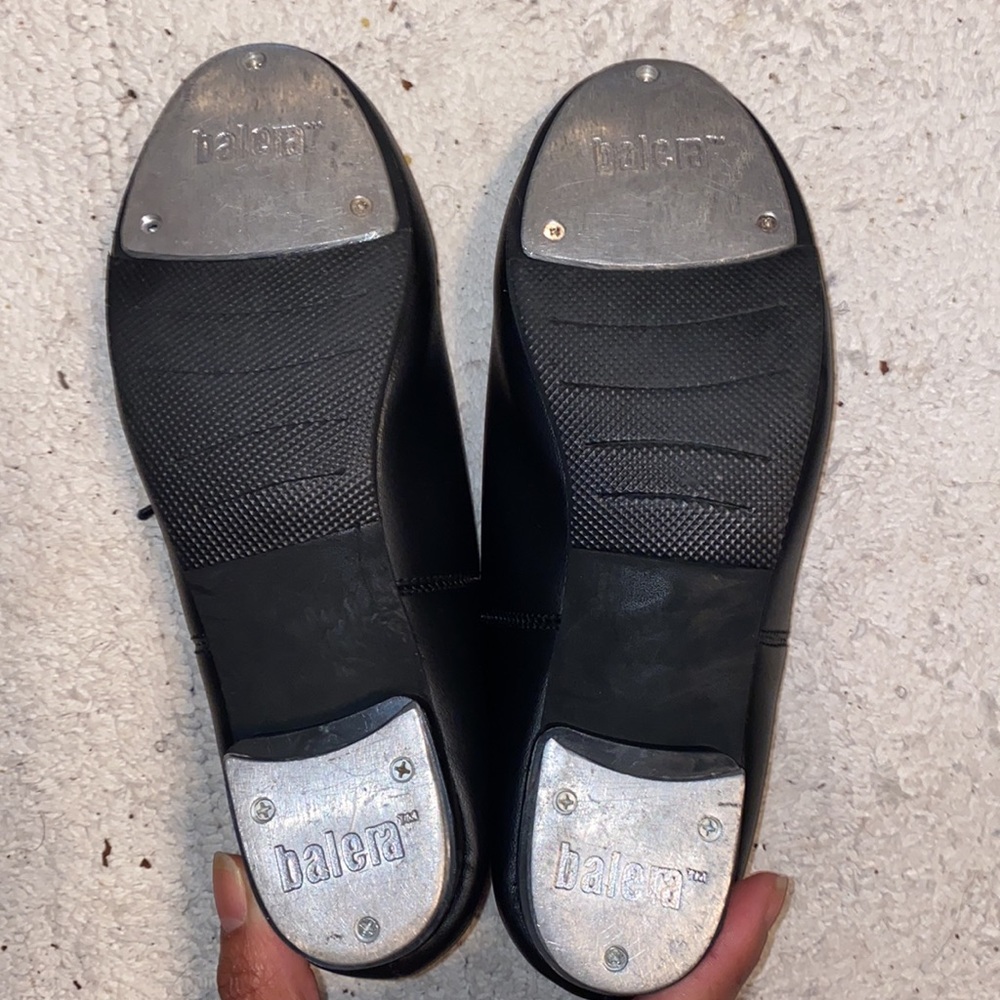 Gently used women’s tap shoes size 8.5